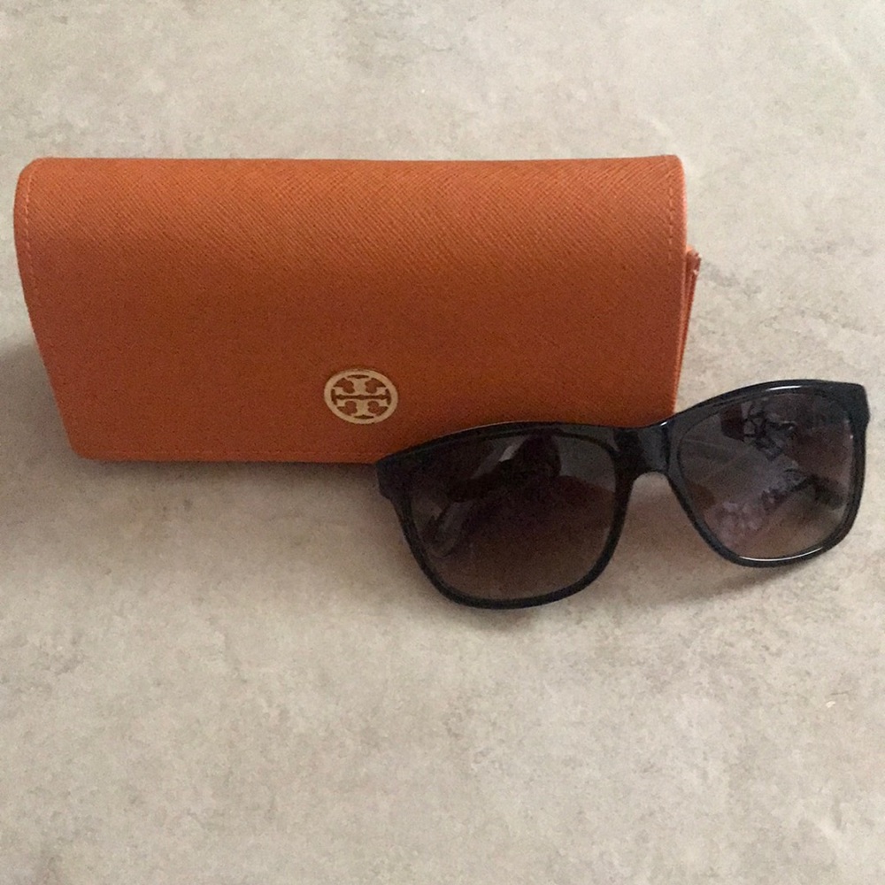 Tory Burch sunglasses - Picture 1 of 3